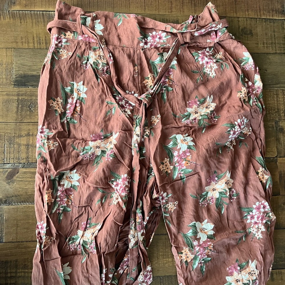 American Eagle Floral Print Viscose Pant